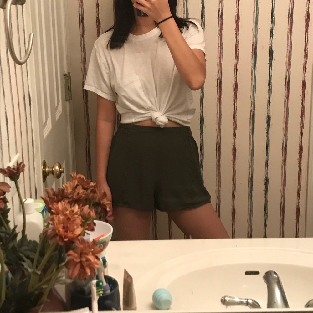 Hollister Easy Olive Shorts